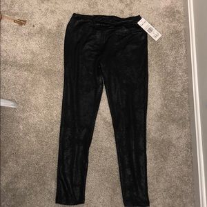 Shiny black splendid leggings